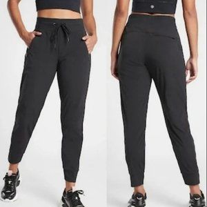 Athleta Trekkie North Jogger Size 6T Black